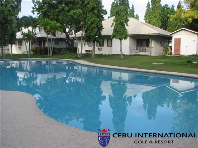 Cebu International Golf And Resort 巴迪安 外观 照片