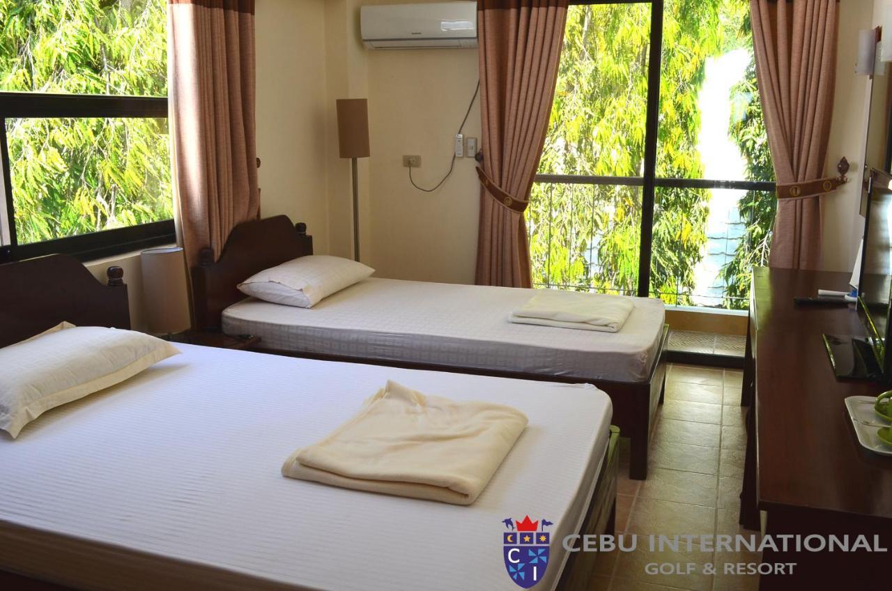 Cebu International Golf And Resort 巴迪安 外观 照片